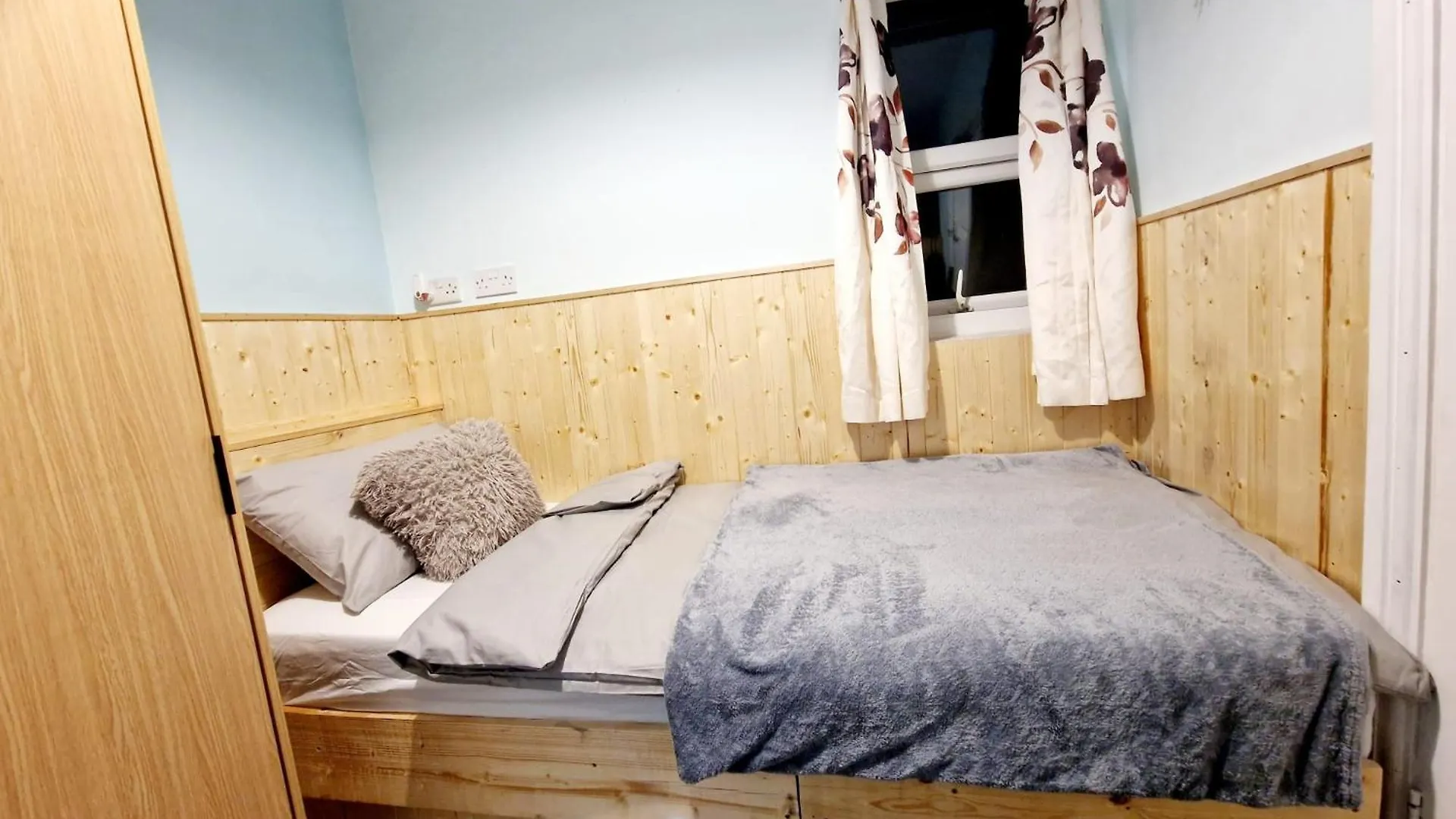 Privatunterkunft Small Room With Private Bathroom Kingston upon Hull
