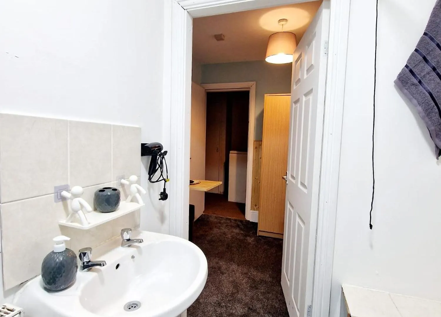 Small Room With Private Bathroom Kingston upon Hull Privatunterkunft
